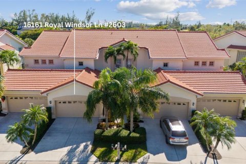 Condo in Fort Myers, Florida, 2 bedrooms  № 1534038 - photo 1