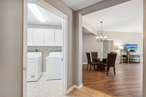 Condo in Fort Myers, Florida, 2 bedrooms  № 1534038 - photo 4