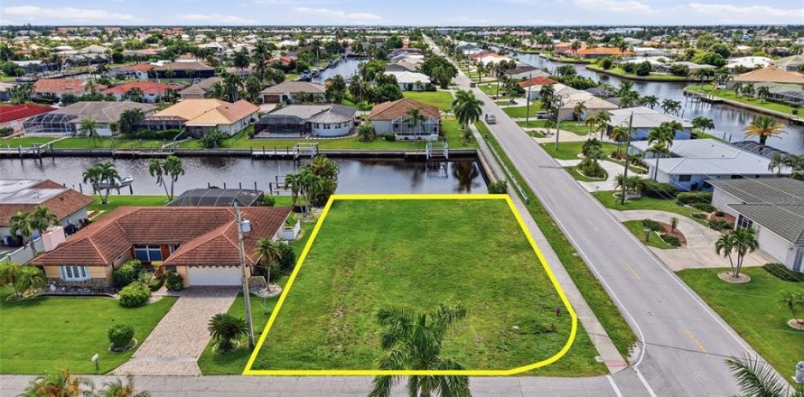 Terrain à Punta Gorda, Floride № 2349955