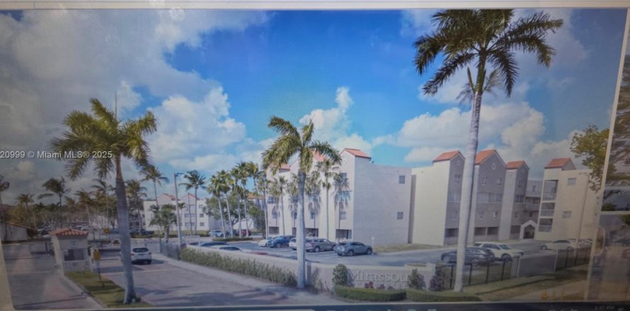 Condo in Hialeah, Florida, 2 bedrooms  № 1975202