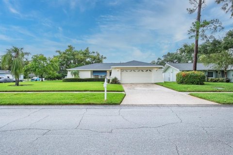 House in Clearwater, Florida 2 bedrooms, 138.24 sq.m. № 1899934 - photo 1