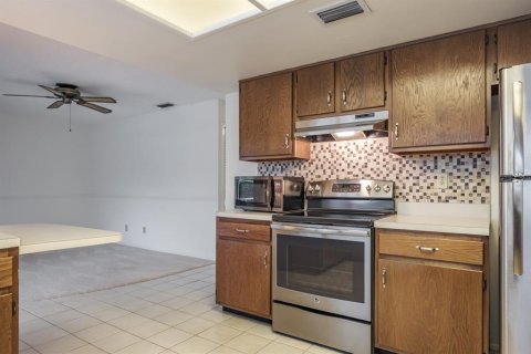House in Clearwater, Florida 2 bedrooms, 138.24 sq.m. № 1899934 - photo 28