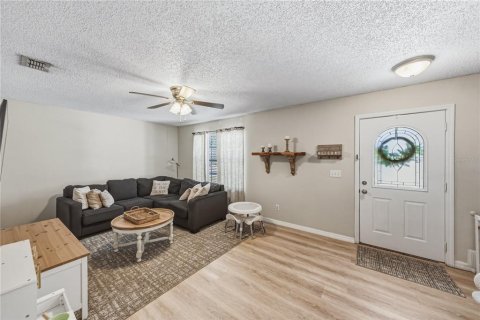 Купить виллу или дом в Брэндон, Флорида 6 комнат, 130.99м2, № 2150654 - фото 7