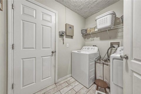 Купить виллу или дом в Брэндон, Флорида 6 комнат, 130.99м2, № 2150654 - фото 29