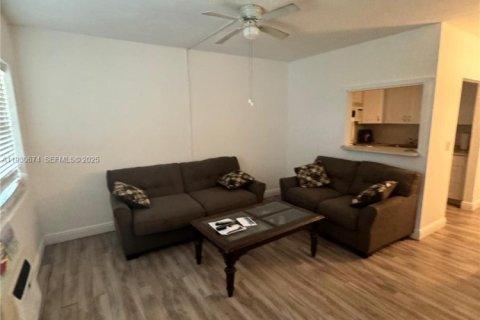 Купить кондоминиум в Уэст-Палм-Бич, Флорида 1 спальня, 52.95м2, № 1989448 - фото 4