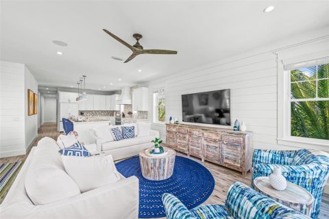 House in Bradenton Beach, Florida 8 bedrooms, 299.89 sq.m. № 1642435 - photo 23