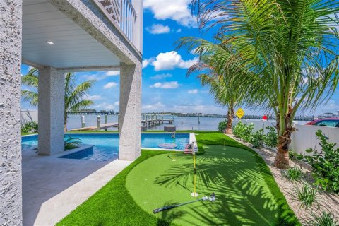 House in Bradenton Beach, Florida 8 bedrooms, 299.89 sq.m. № 1642435 - photo 12