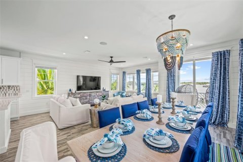 House in Bradenton Beach, Florida 8 bedrooms, 299.89 sq.m. № 1642435 - photo 19