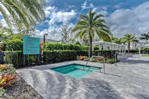 House in Palm Beach Gardens, Florida 6 bedrooms, 449.55 sq.m. № 544360 - photo 1