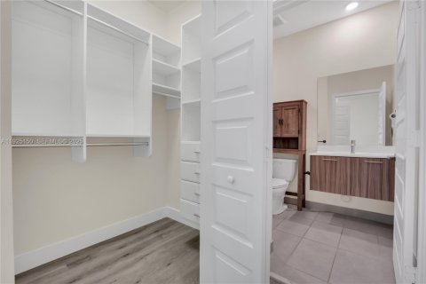 Купить кондоминиум в Дорал, Флорида 2 спальни, 99.59м2, № 1983764 - фото 23