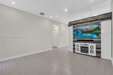 Купить кондоминиум в Дорал, Флорида 2 спальни, 99.59м2, № 1983764 - фото 7