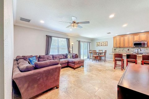 Casa en venta en Spring Hill, Florida, 5 dormitorios, 260.87 m2 № 2157497 - foto 4