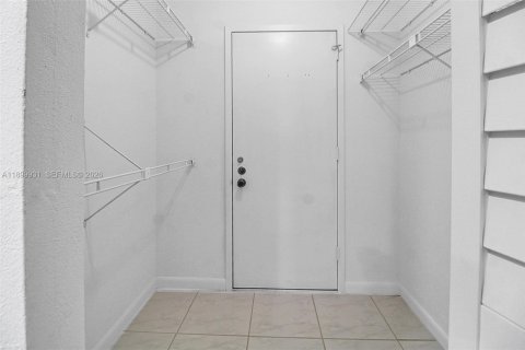 Copropriété à vendre à Lauderhill, Floride: 2 chambres, 104.05 m2 № 2089091 - photo 11