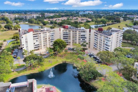 Copropriété à vendre à Lauderhill, Floride: 2 chambres, 104.05 m2 № 2089091 - photo 2
