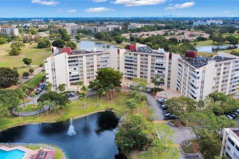Copropriété à vendre à Lauderhill, Floride: 2 chambres, 104.05 m2 № 2089091 - photo 3