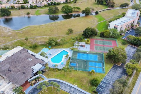 Copropriété à vendre à Lauderhill, Floride: 2 chambres, 104.05 m2 № 2089091 - photo 17