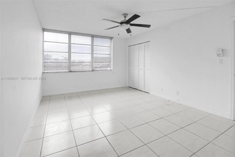 Copropriété à vendre à Lauderhill, Floride: 2 chambres, 104.05 m2 № 2089091 - photo 9