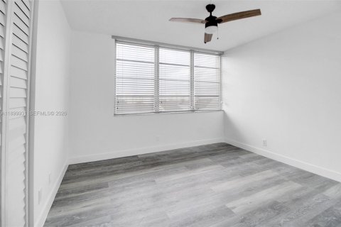 Copropriété à vendre à Lauderhill, Floride: 2 chambres, 104.05 m2 № 2089091 - photo 8