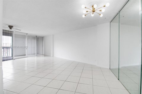 Copropriété à vendre à Lauderhill, Floride: 2 chambres, 104.05 m2 № 2089091 - photo 4