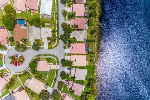 Villa ou maison à vendre à Miramar, Floride: 3 chambres, 168.62 m2 № 2059159 - photo 16