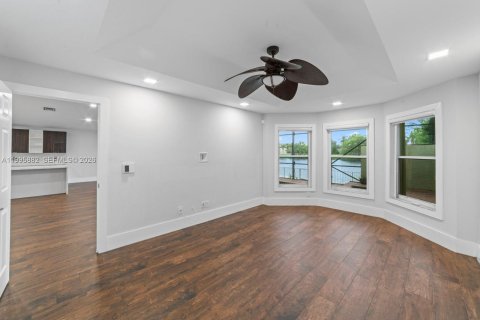 Villa ou maison à vendre à Miramar, Floride: 3 chambres, 168.62 m2 № 2059159 - photo 8