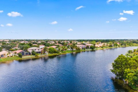 Villa ou maison à vendre à Miramar, Floride: 3 chambres, 168.62 m2 № 2059159 - photo 13