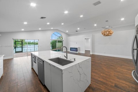 Villa ou maison à vendre à Miramar, Floride: 3 chambres, 168.62 m2 № 2059159 - photo 7