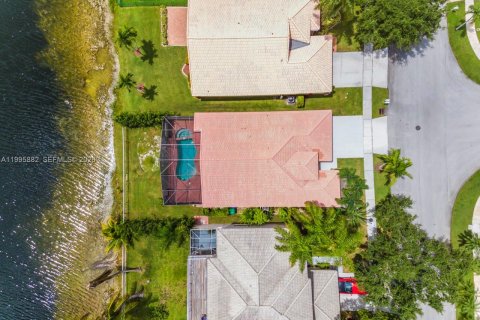 Villa ou maison à vendre à Miramar, Floride: 3 chambres, 168.62 m2 № 2059159 - photo 3