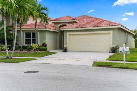 Villa ou maison à vendre à Miramar, Floride: 3 chambres, 168.62 m2 № 2059159 - photo 24