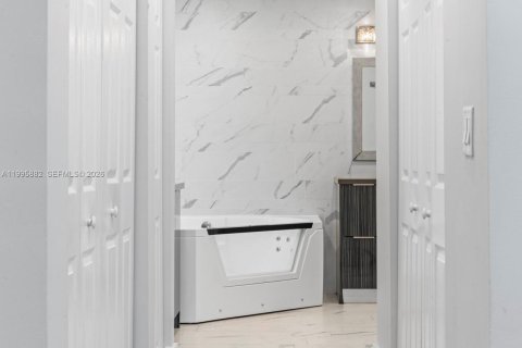 Villa ou maison à vendre à Miramar, Floride: 3 chambres, 168.62 m2 № 2059159 - photo 28