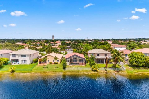 Villa ou maison à vendre à Miramar, Floride: 3 chambres, 168.62 m2 № 2059159 - photo 14