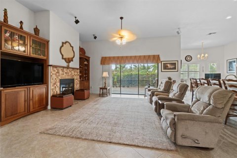 House in Kissimmee, Florida 3 bedrooms, 243.03 sq.m. № 1629742 - photo 7