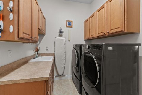 House in Kissimmee, Florida 3 bedrooms, 243.03 sq.m. № 1629742 - photo 23