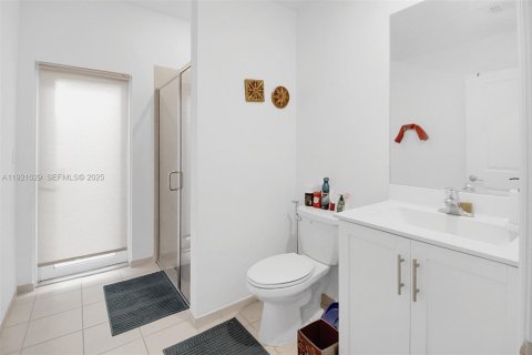 Купить виллу или дом в Хомстед, Флорида 5 спален, 269.88м2, № 1976430 - фото 8