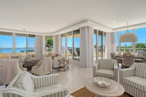 Condominio en venta en Longboat Key, Florida, 3 dormitorios, 271.74 m2 № 2420583 - foto 11