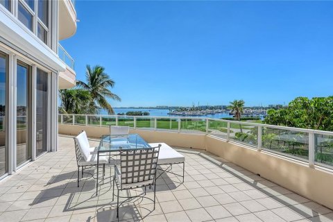 Condominio en venta en Longboat Key, Florida, 3 dormitorios, 271.74 m2 № 2420583 - foto 13