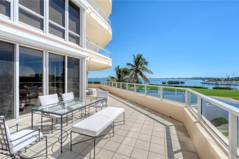 Condominio en venta en Longboat Key, Florida, 3 dormitorios, 271.74 m2 № 2420583 - foto 14