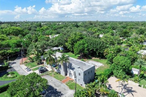 Casa en venta en Biscayne Park, Florida, 270.53 m2 № 2031822 - foto 11