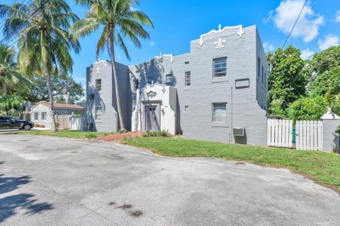 Casa en venta en Biscayne Park, Florida, 270.53 m2 № 2031822 - foto 3