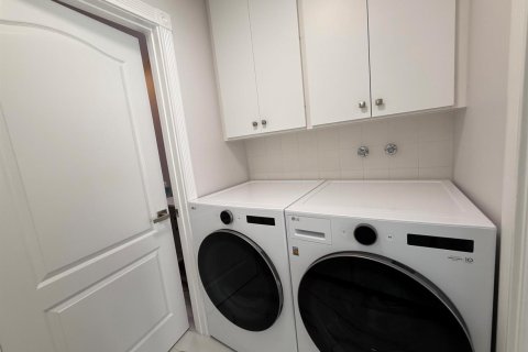 Townhouse in Jupiter, Florida 3 bedrooms, 167.22 sq.m. № 2078717 - photo 18
