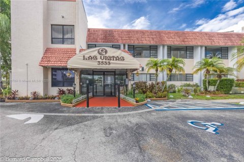 Купить кондоминиум в Лодерхилл, Флорида 2 спальни, 99.41м2, № 1934133 - фото 13