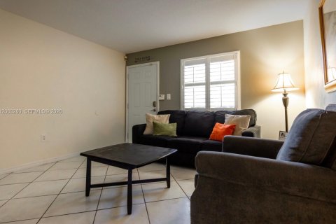 Copropriété à louer à Miami, Floride: 2 chambres, 105.91 m2 № 2353634 - photo 6
