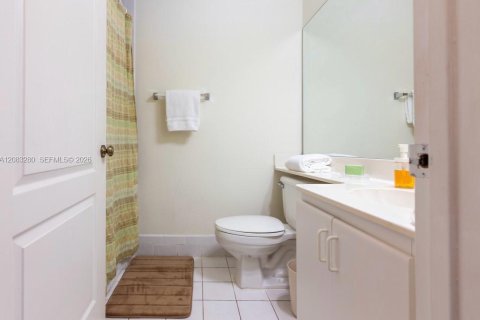 Copropriété à louer à Miami, Floride: 2 chambres, 105.91 m2 № 2353634 - photo 22