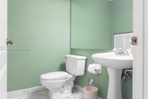 Copropriété à louer à Miami, Floride: 2 chambres, 105.91 m2 № 2353634 - photo 13