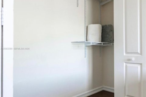 Copropriété à louer à Miami, Floride: 2 chambres, 105.91 m2 № 2353634 - photo 19