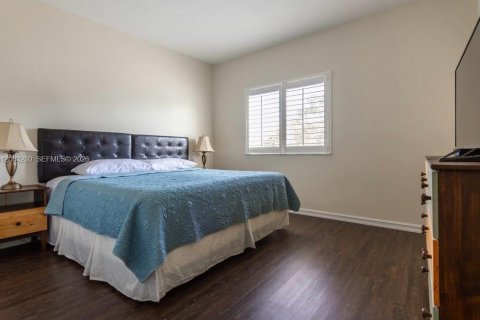 Copropriété à louer à Miami, Floride: 2 chambres, 105.91 m2 № 2353634 - photo 16