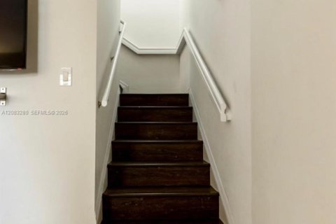 Copropriété à louer à Miami, Floride: 2 chambres, 105.91 m2 № 2353634 - photo 15