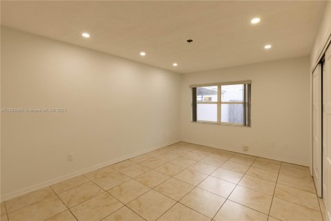 Touwnhouse à louer à Cutler Bay, Floride: 3 chambres, 113.81 m2 № 1946230 - photo 6