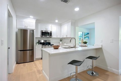 Condominio en alquiler en Sun City Center, Florida, 2 dormitorios, 134.52 m2 № 2167525 - foto 7