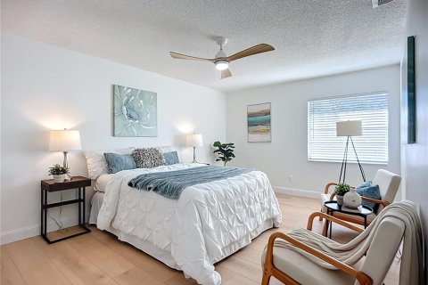 Condominio en alquiler en Sun City Center, Florida, 2 dormitorios, 134.52 m2 № 2167525 - foto 15